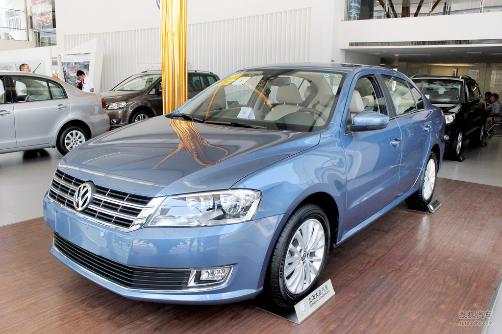 2013款大众全新朗逸1.4tsi dsg豪华版到店实拍