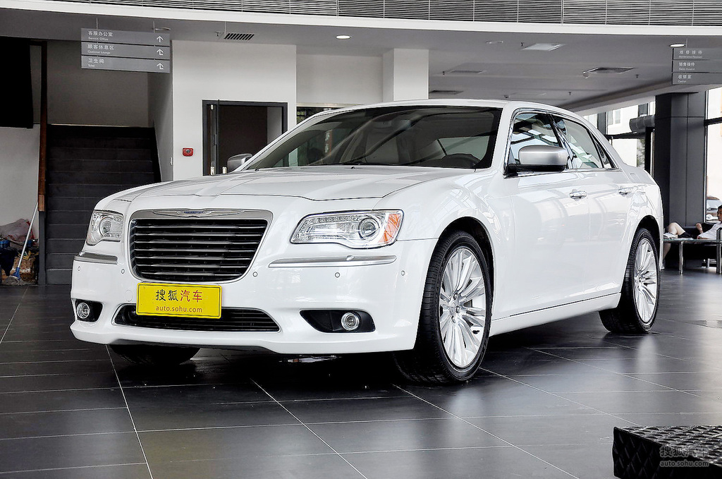 【 克莱斯勒300高清图片】_2012款 300c 3.