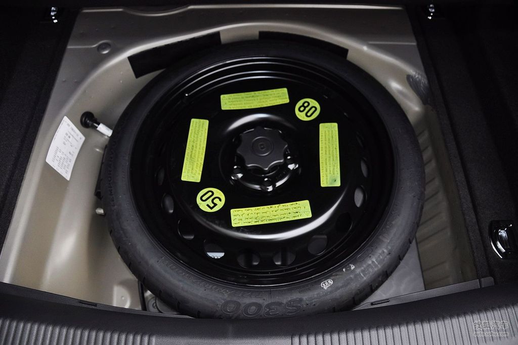 2013款奥迪a4l 35tfsi自动技术型 - 备胎 提示:支持键盘翻页 ←左右
