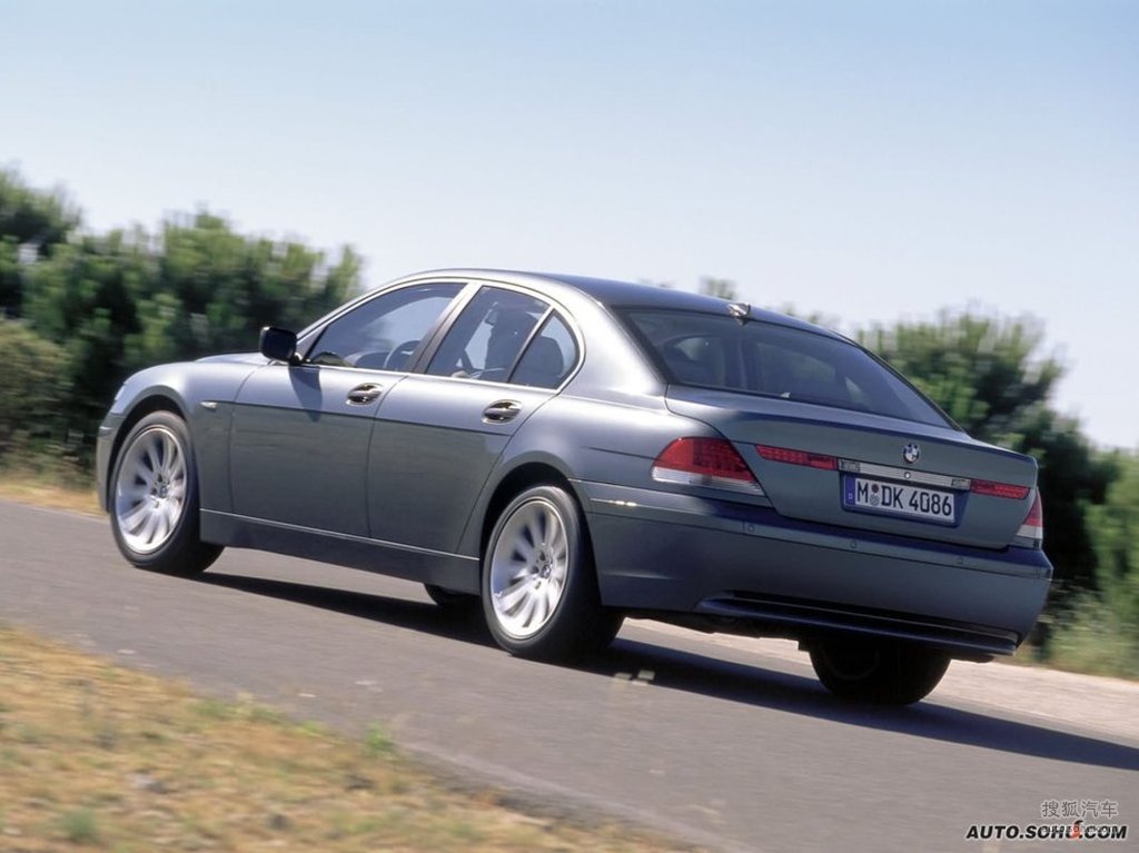 2003款宝马745i