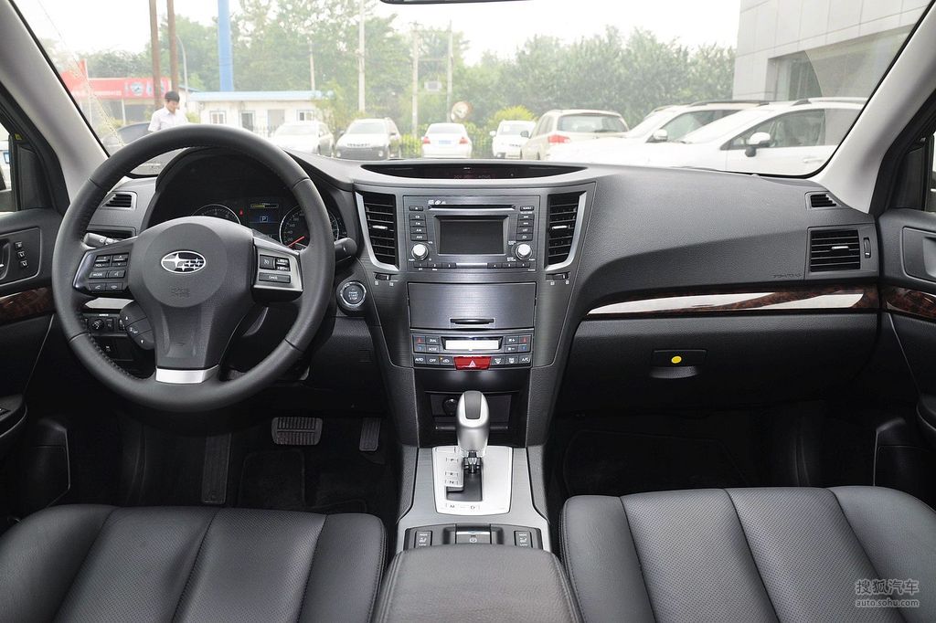 【 斯巴鲁力狮高清图片】_黑色_内饰_搜狐汽车网