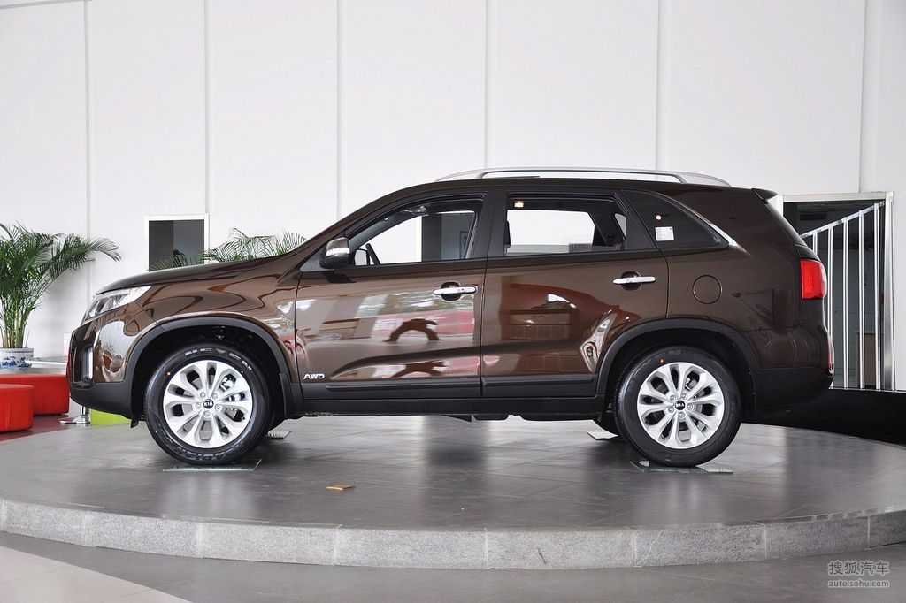 2013款起亚索兰托24l豪华版5座到店实拍