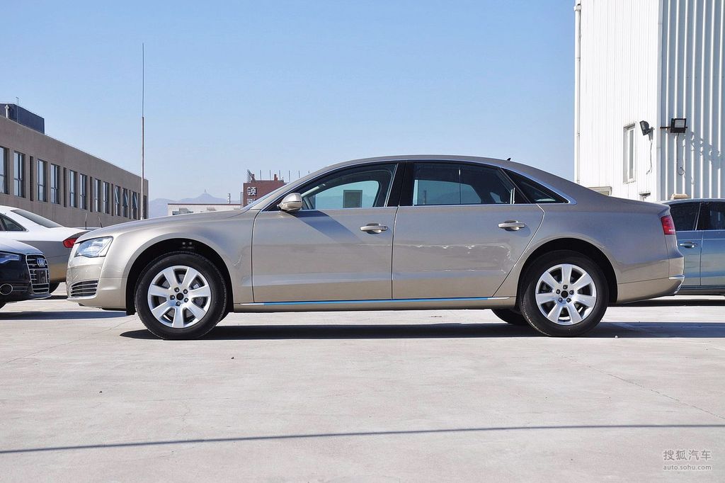 【 奥迪a8l高清图片】_2013款 30 fsi 舒适型_斑羚米色_外观_搜狐汽车