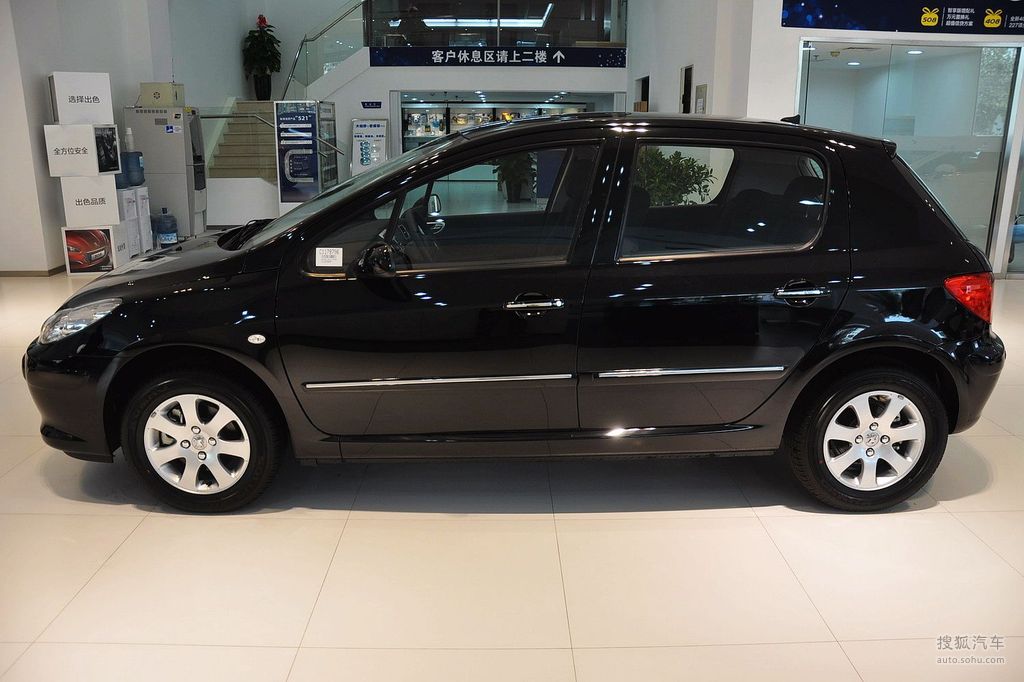 2012款标致307两厢16l手自一体舒适版到店实拍