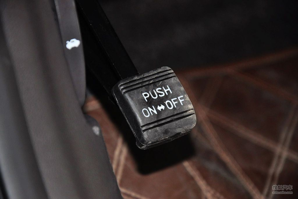 【 现代索纳塔八高清图片】_米色内饰_内饰_搜狐汽车网