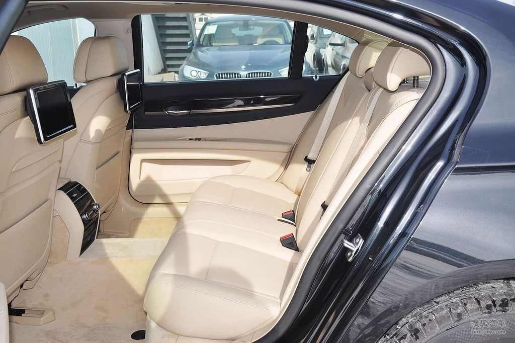 【 宝马7系高清图片】_2013款 740li 领先型_威尼托米色_内饰_搜狐