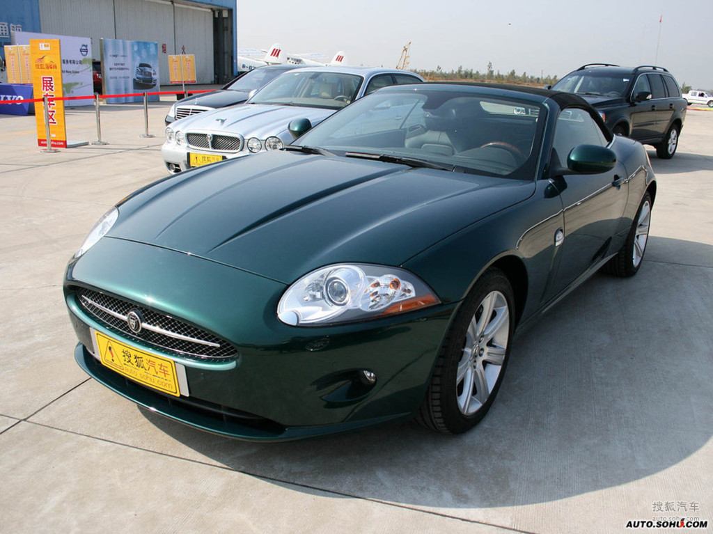 捷豹xk外观 - 车前45°提示:支持键盘翻页 ←左 右