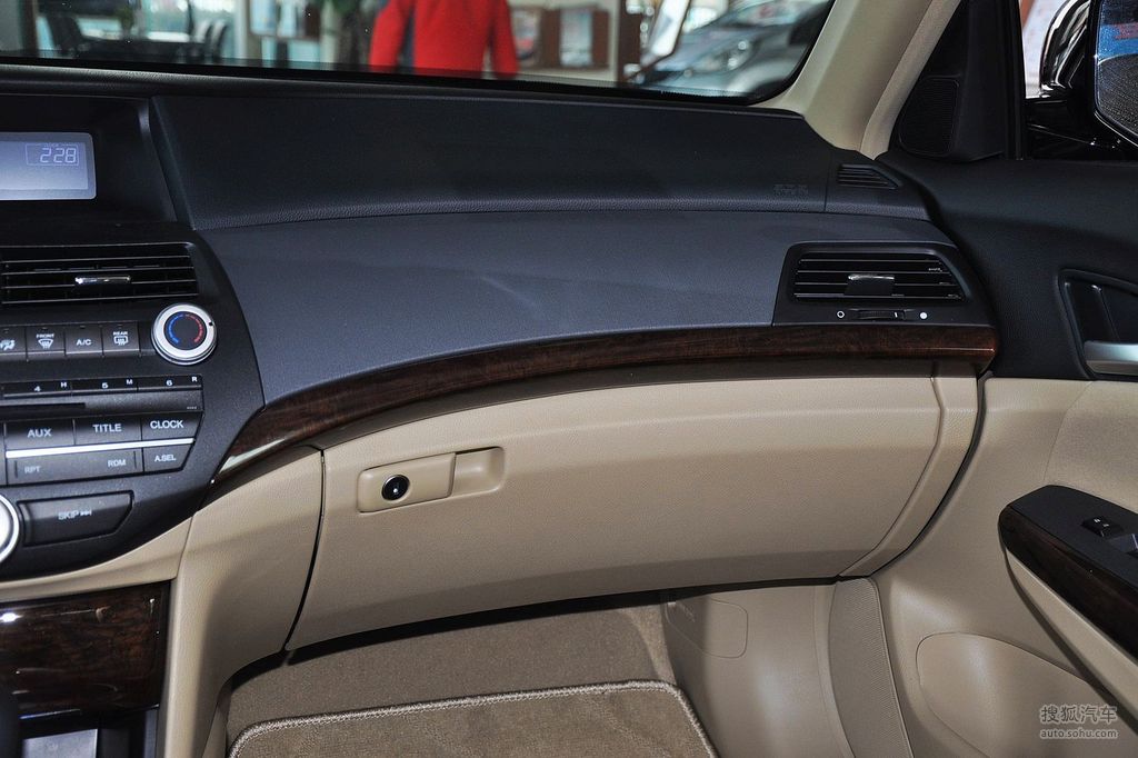 【 本田雅阁高清图片】_象牙色_内饰_搜狐汽车网