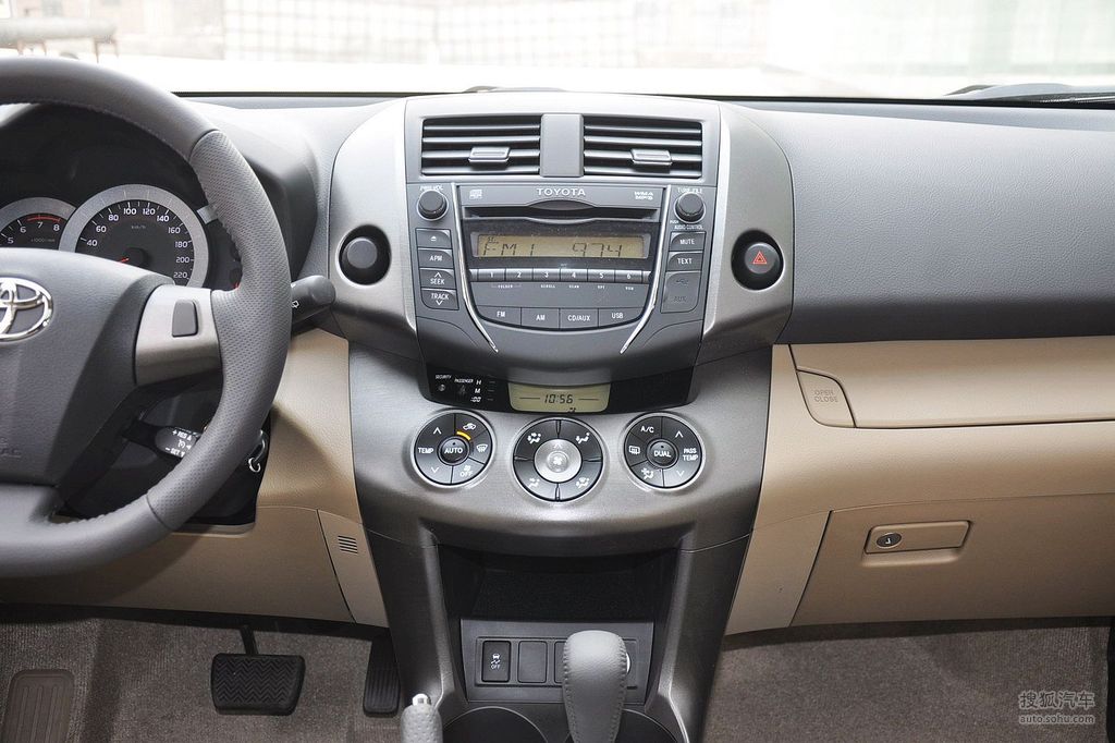 2013款丰田rav420l自动特享精英版到店实拍