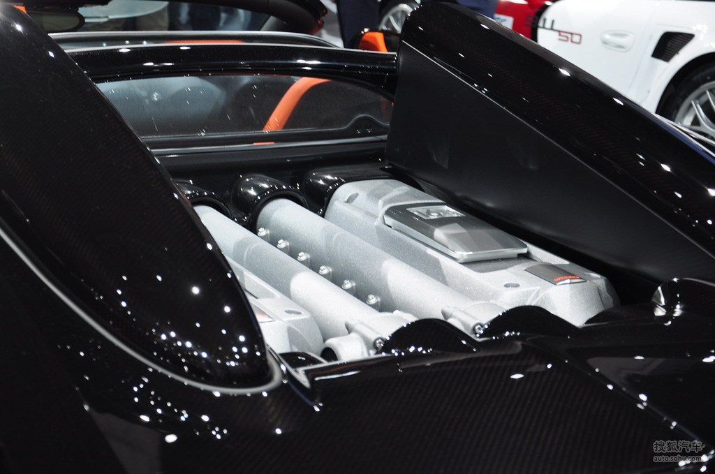 【 布加迪威航高清图片】_底盘发动机_搜狐汽车网