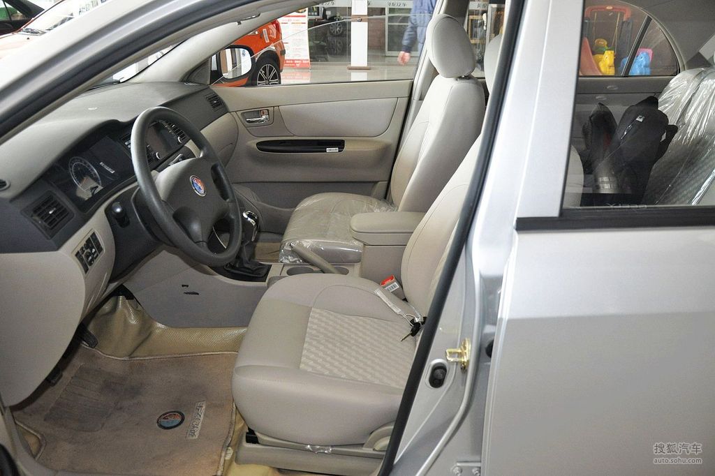 2011款吉利英伦sc715l手动新锐版超值型到店实拍