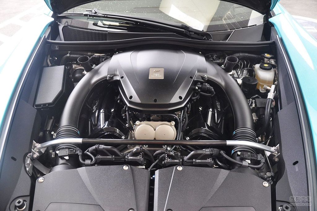 2012款雷克萨斯lfa发动机特写