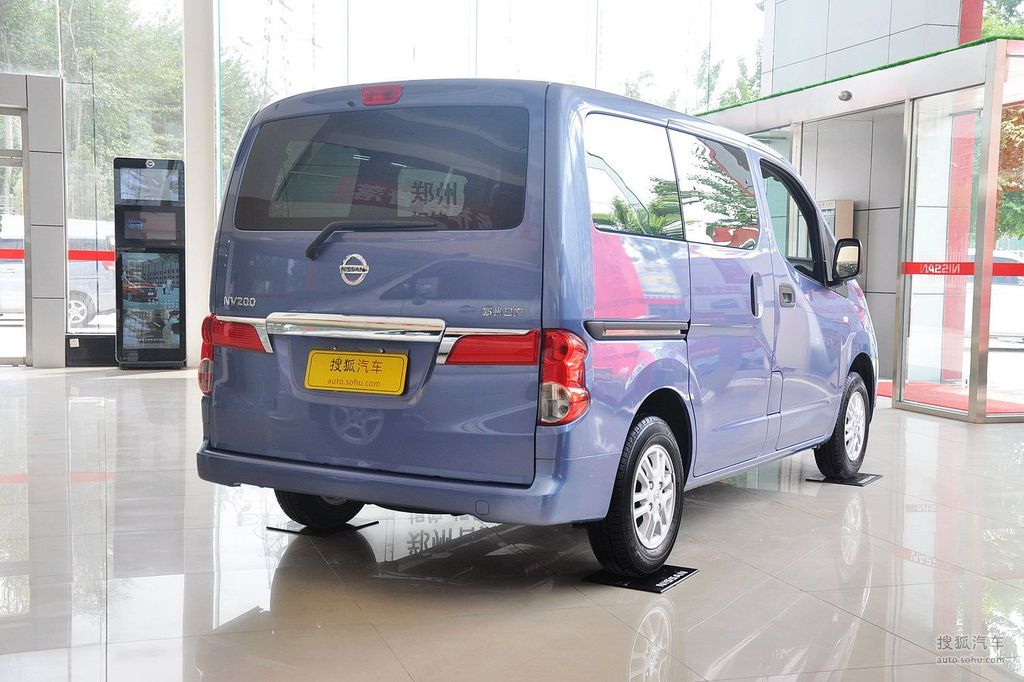 日产nv200