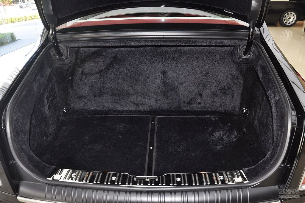 2013款劳斯莱斯幻影6.7l加长版 - 行李箱