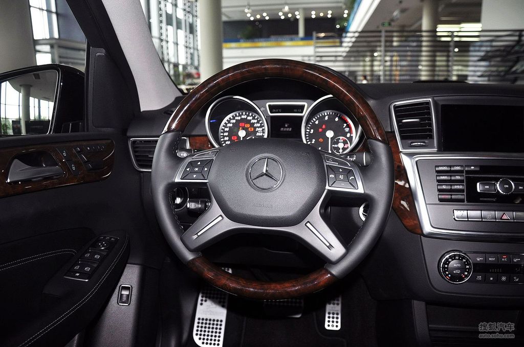 【 卡尔森m级高清图片】_深色内饰_内饰_搜狐汽车网