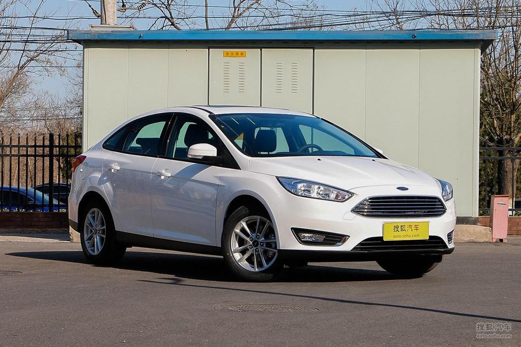 福特福克斯三厢