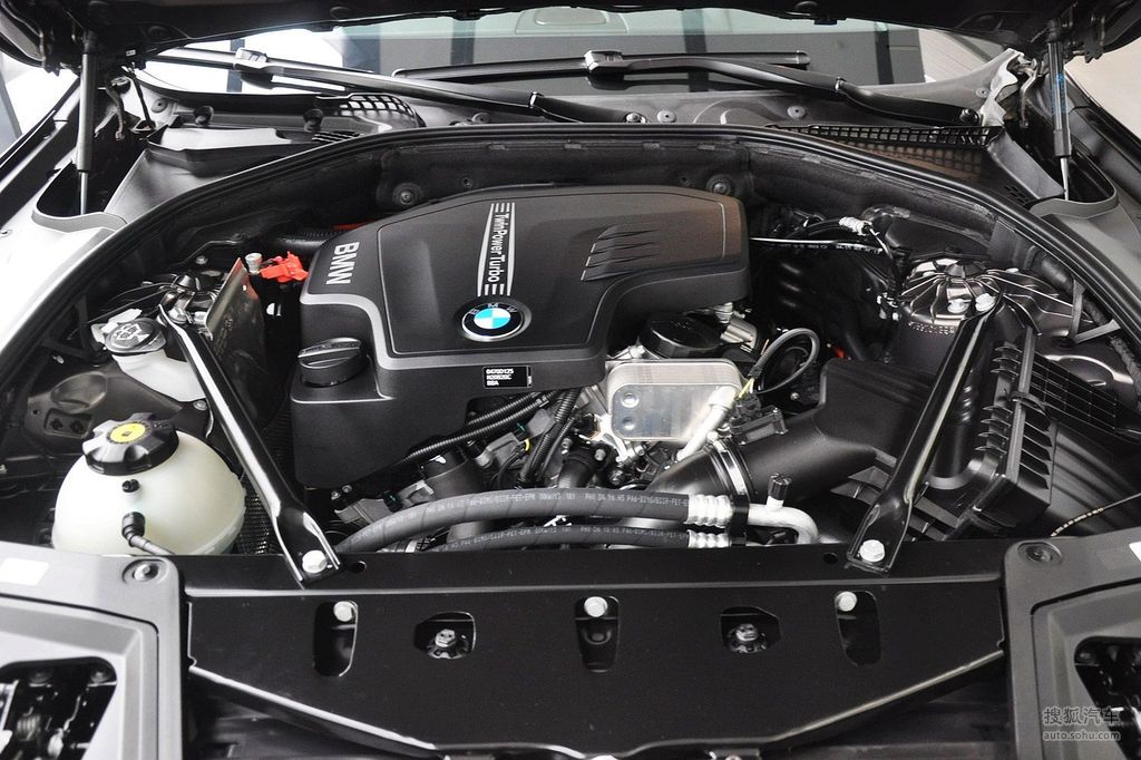 2013款宝马525li卓乐版发动机特写提示支持键盘翻页左右