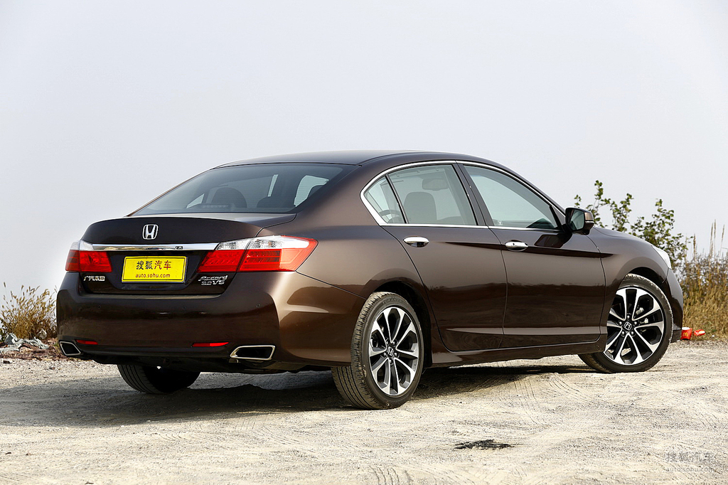 测试2014款本田雅阁30旗舰版