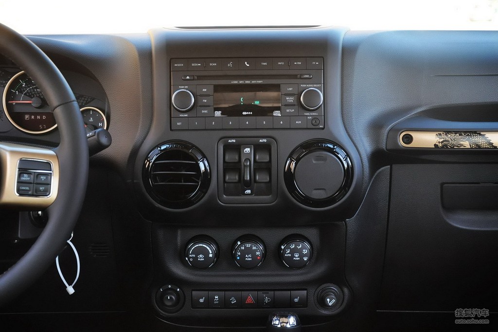 jeep牧马人四门版高清图片】_2014款jeep 牧马人龙腾典藏版_搜狐汽车