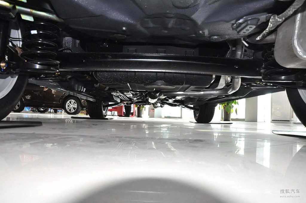 【 金杯智尚s30高清图片】_底盘发动机_搜狐汽车网