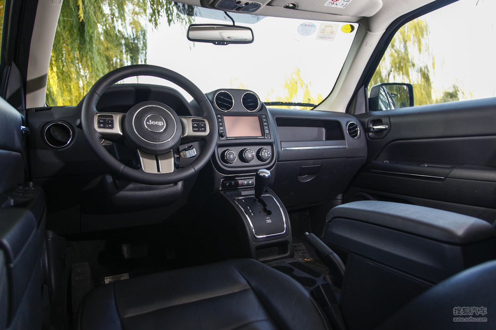 【 jeep自由客高清图片】_内饰_搜狐汽车网