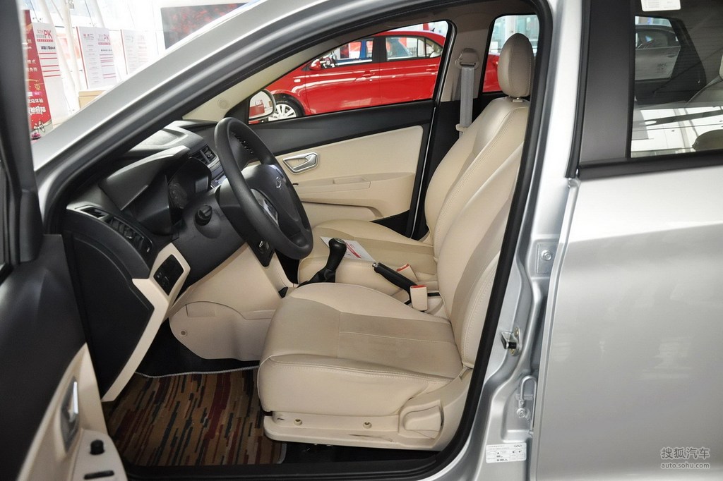 【 奇瑞风云2两厢高清图片】_浅色_内饰_搜狐汽车网