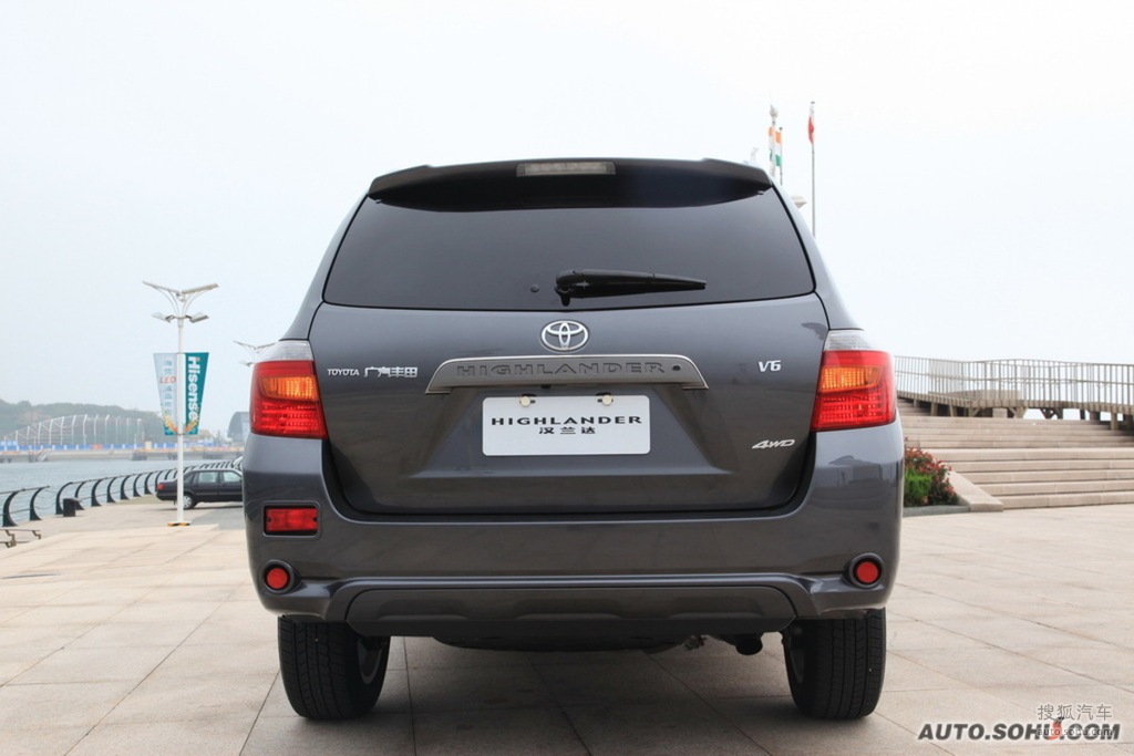 2009款丰田汉兰达试驾