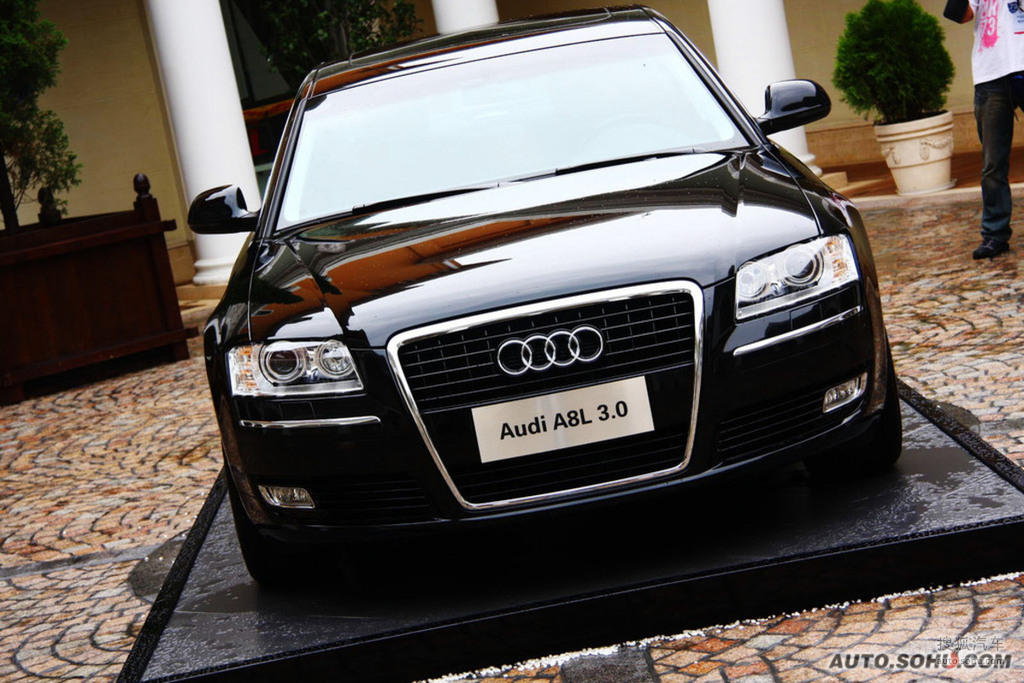 2009款奥迪a8l30fsi试驾