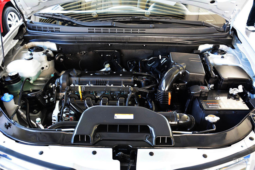 2011款现代悦动1.6 gl at - 发动机特写 提示:支持键盘翻页 ←左右