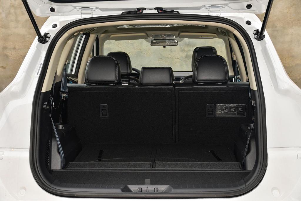 2016款东风风光58015t手动豪华型行李箱空间提示支持键盘翻页左右