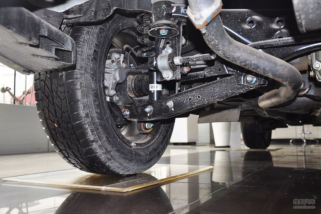 【 斯巴鲁xv高清图片】_底盘发动机_搜狐汽车网