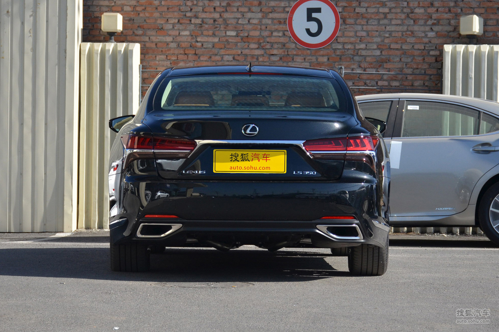 【 雷克萨斯ls高清图片】_2018款 350 豪华版 国v_宝石蓝_外观_搜狐