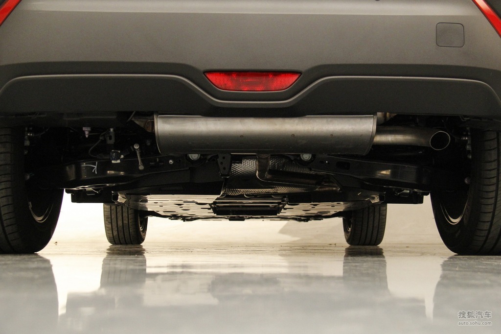 2018款广汽丰田c-hr 2.0l 旗舰版 - 底盘全景