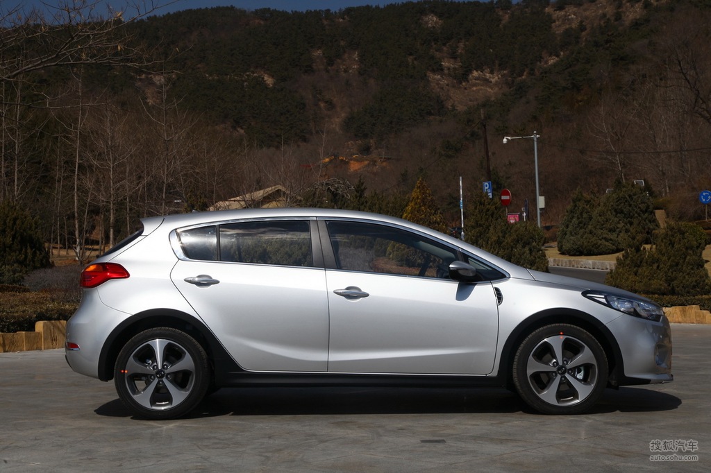 图库 起亚 东风悦达起亚 k3s 2014款 1.6l gl 手动 1.6l gls 手动 1.