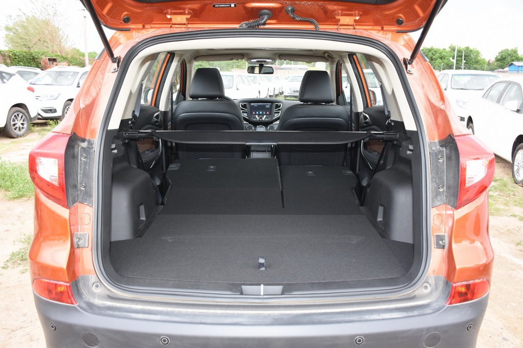 【 比亚迪宋高清图片】_空间展示_搜狐汽车网