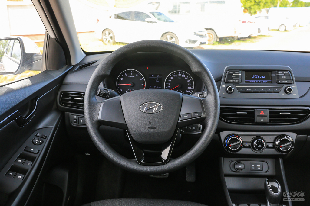【 现代悦动高清图片】_黑色_内饰_搜狐汽车网