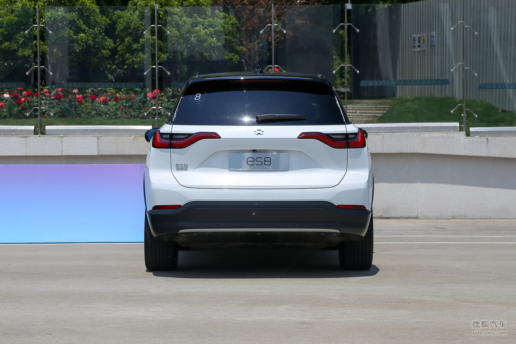 蔚来汽车es8