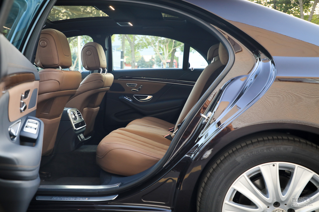 s320l - 后排座椅提示:支持键盘翻页 ←左 右→外观(2114)内饰(3505)