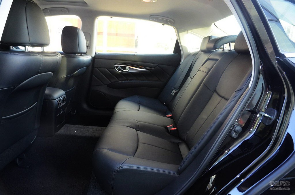 【 英菲尼迪q70高清图片】_黑色_内饰_搜狐汽车网