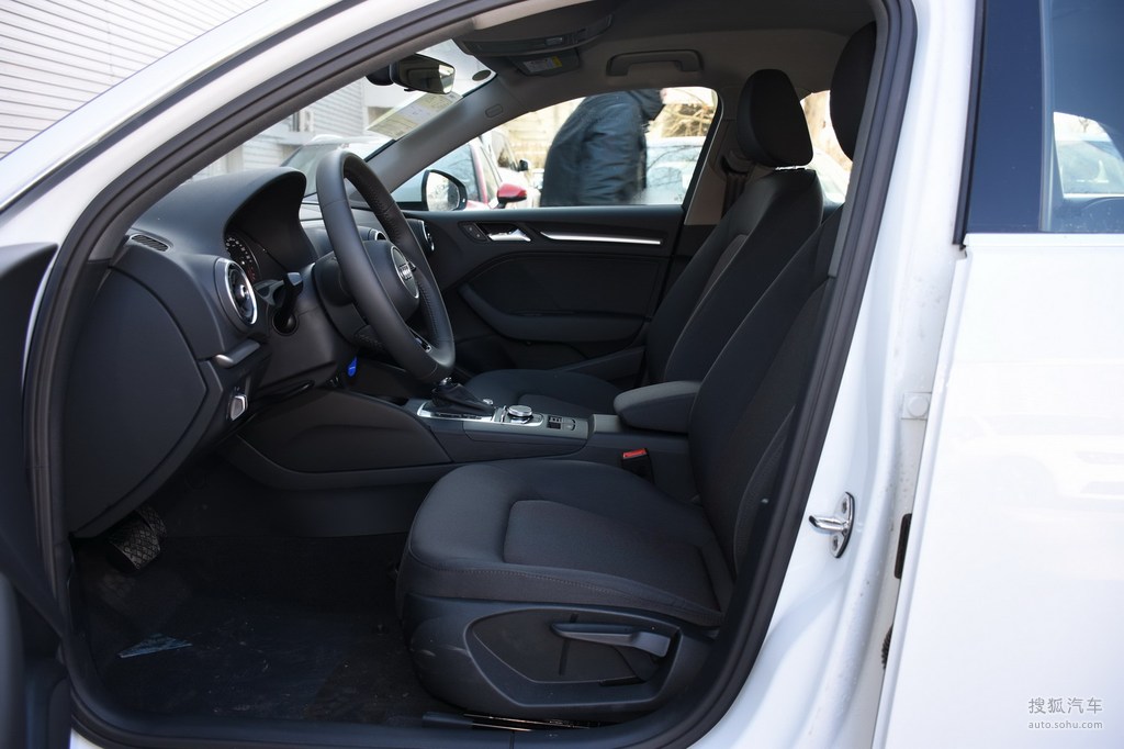 2019款奥迪a3sportback35tfsi进取型国v前排座椅提示支持键盘翻页左右