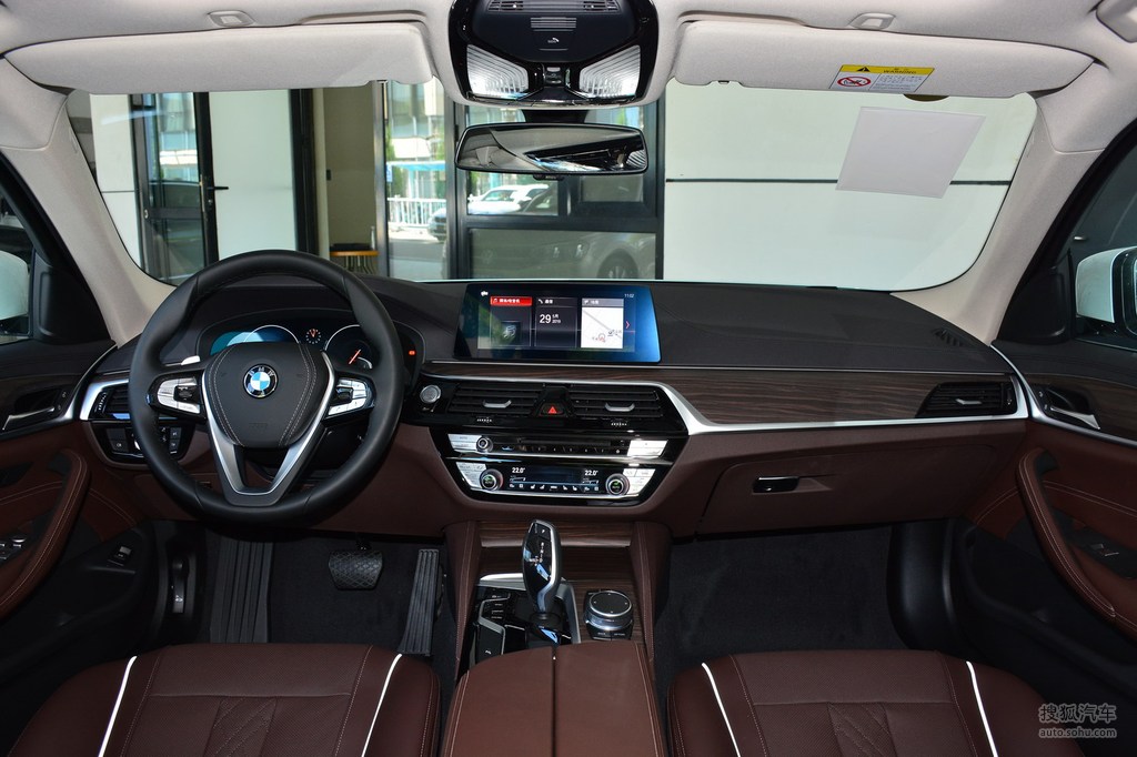 【 宝马5系高清图片】_2019款 改款 530li 领先型 豪华套装_黑色/干邑