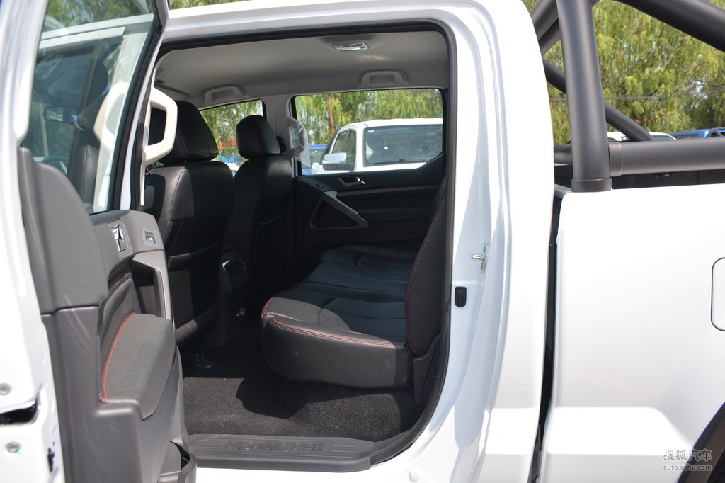 2019款黄海n724t汽油自动两驱运动版4k22d4t