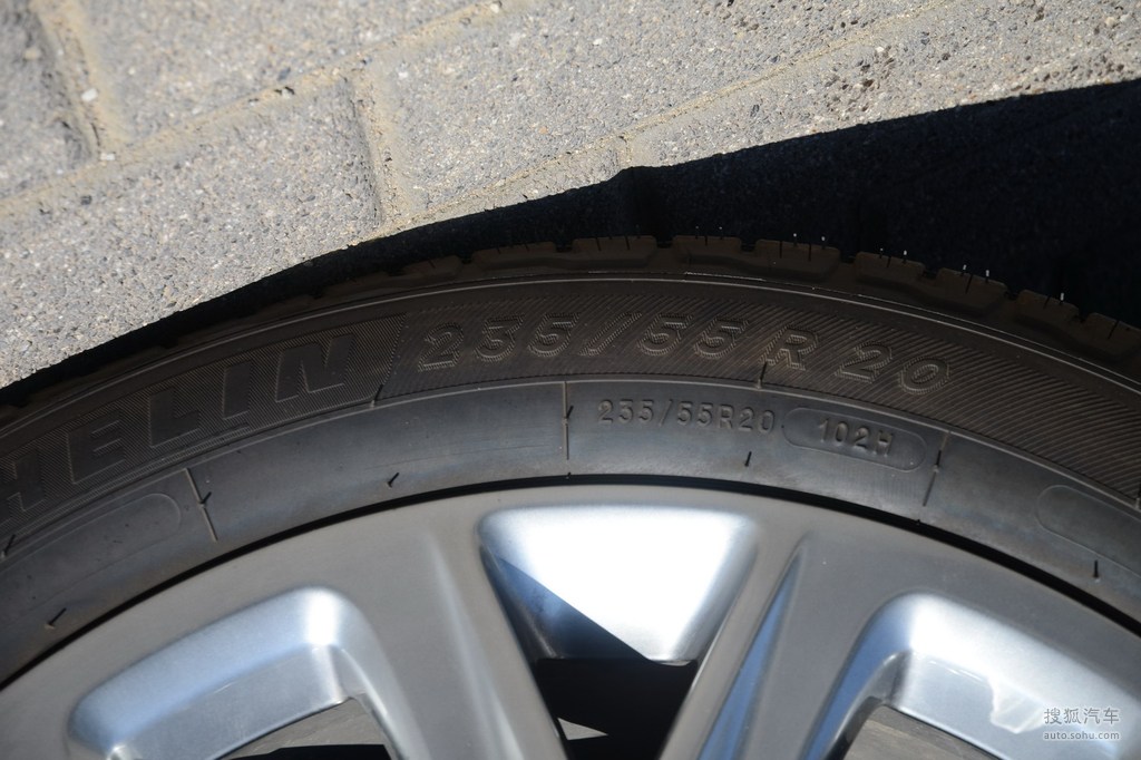 2019款凯迪拉克xt628t四驱领先运动型轮胎型号提示支持键盘翻页左右