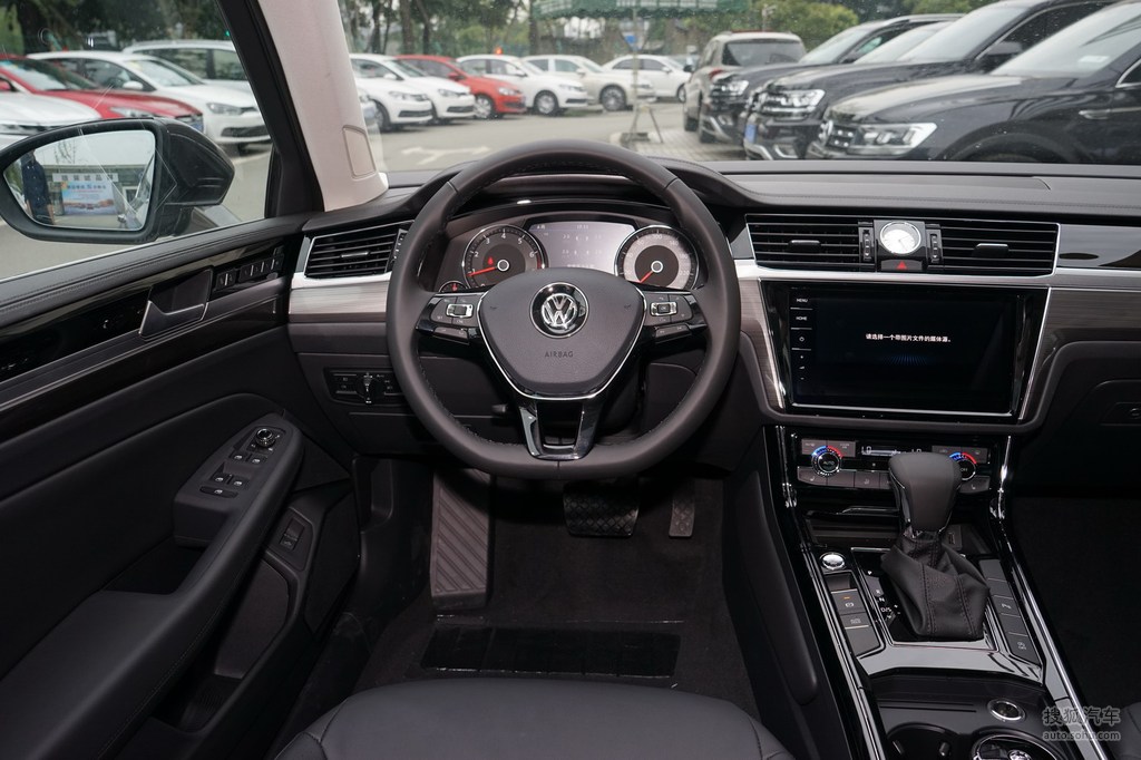 【 大众辉昂高清图片】_泰坦黑_内饰_搜狐汽车网