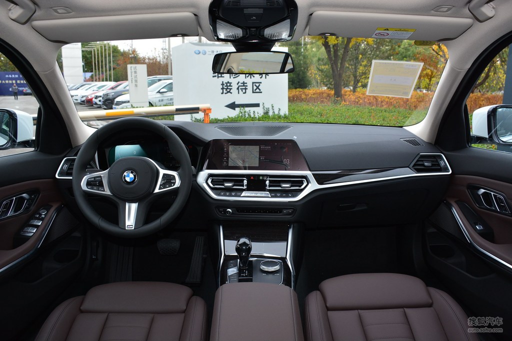 宝马3系高清图片】_2020款 325li xdrive m运动套装_黑色/干邑色_内饰