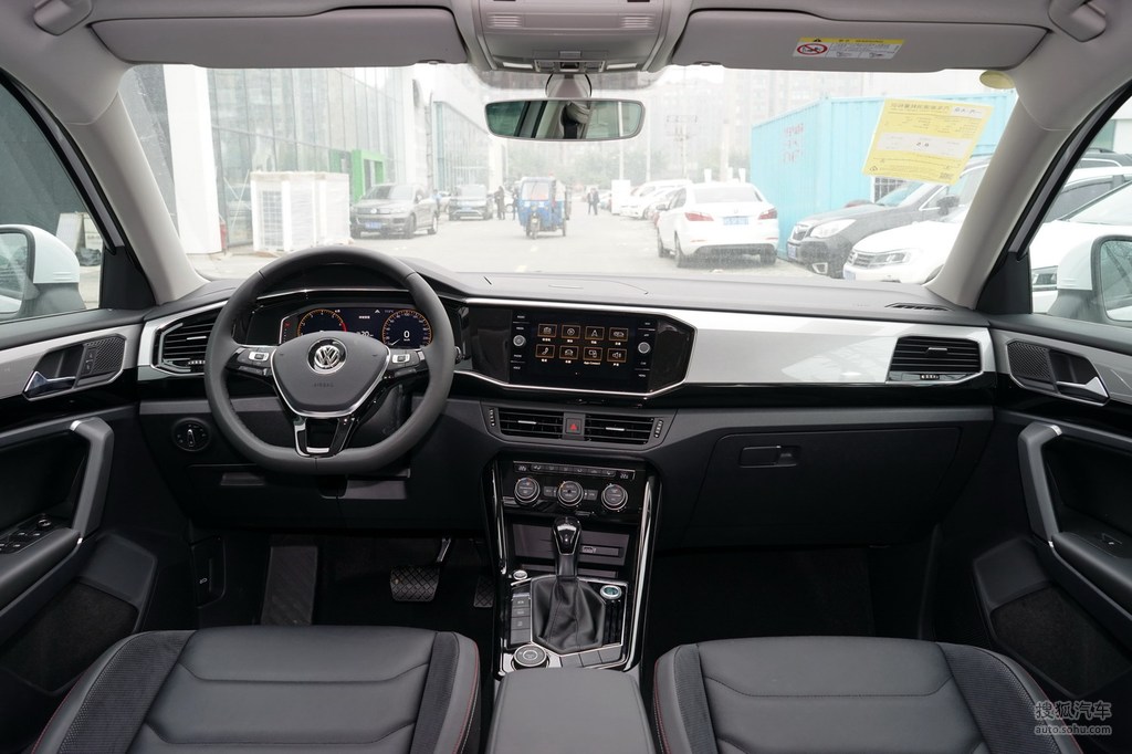 左 右→外观(36)内饰(54)空间(5)底盘/动力(16)黑色/灰色大众探岳s4s