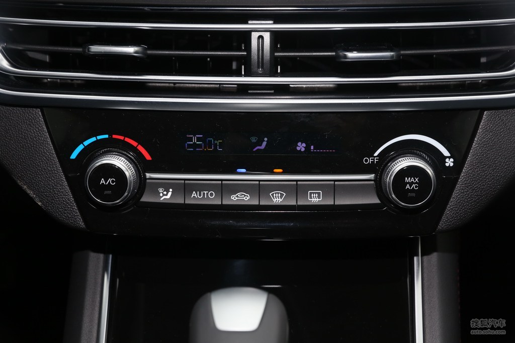 2019款长安逸动 蓝鲸版 280t gdi dct劲速型 - 空调控制面板提示:支持