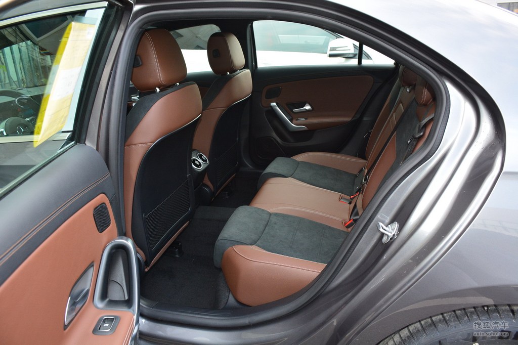 【 奔驰a级三厢高清图片】_2020款 a 200 l 运动轿车_内饰_搜狐汽车网