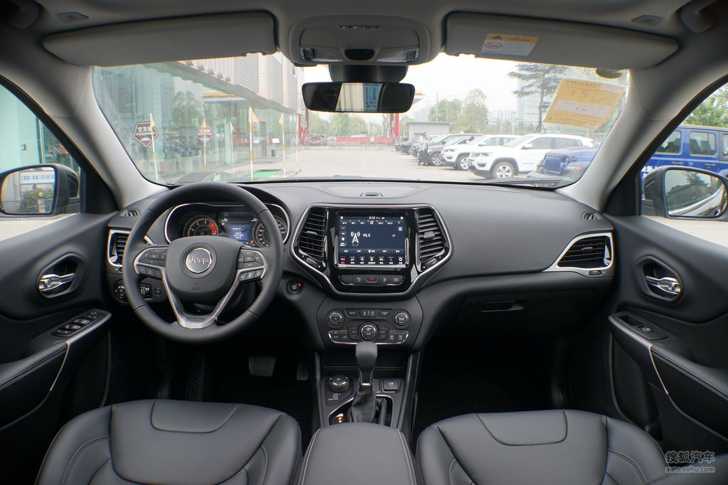 【 jeep自由光高清图片】_2020款 2.