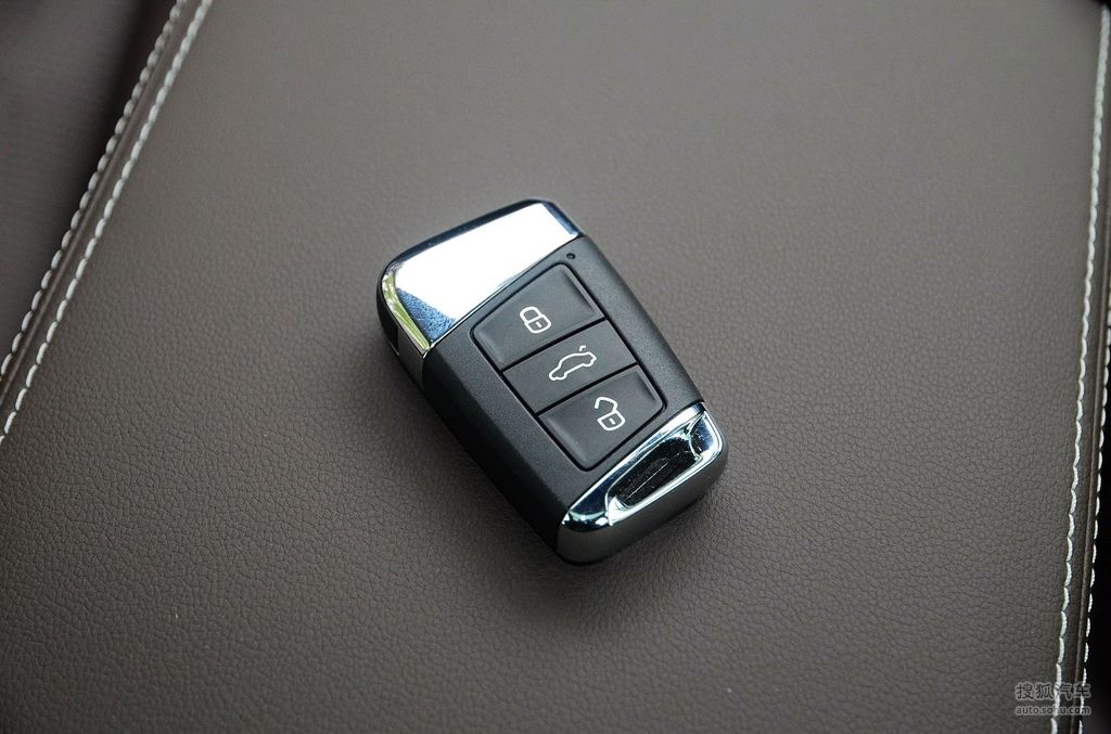 2020款大众帕萨特 330tsi 豪华版 国v - 汽车钥匙提示:支持键盘翻页